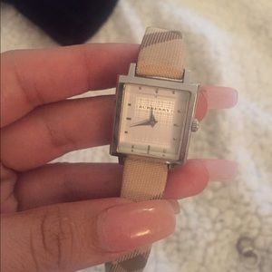WOMENS BURBERRY WATCH